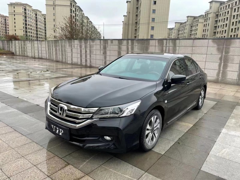 徐州16年本田雅阁3