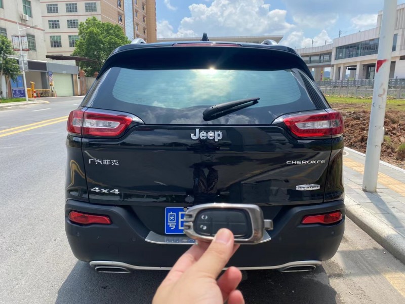 廣州16年Jeep自由光5