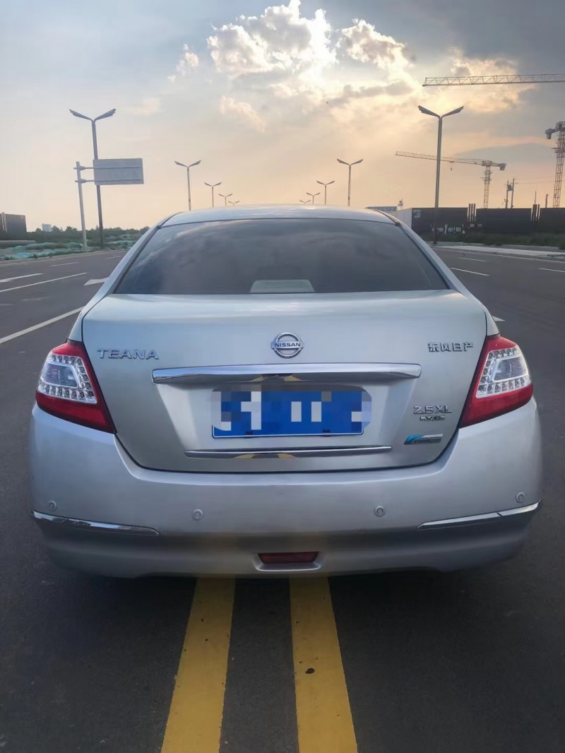 運城13年日產天籟4