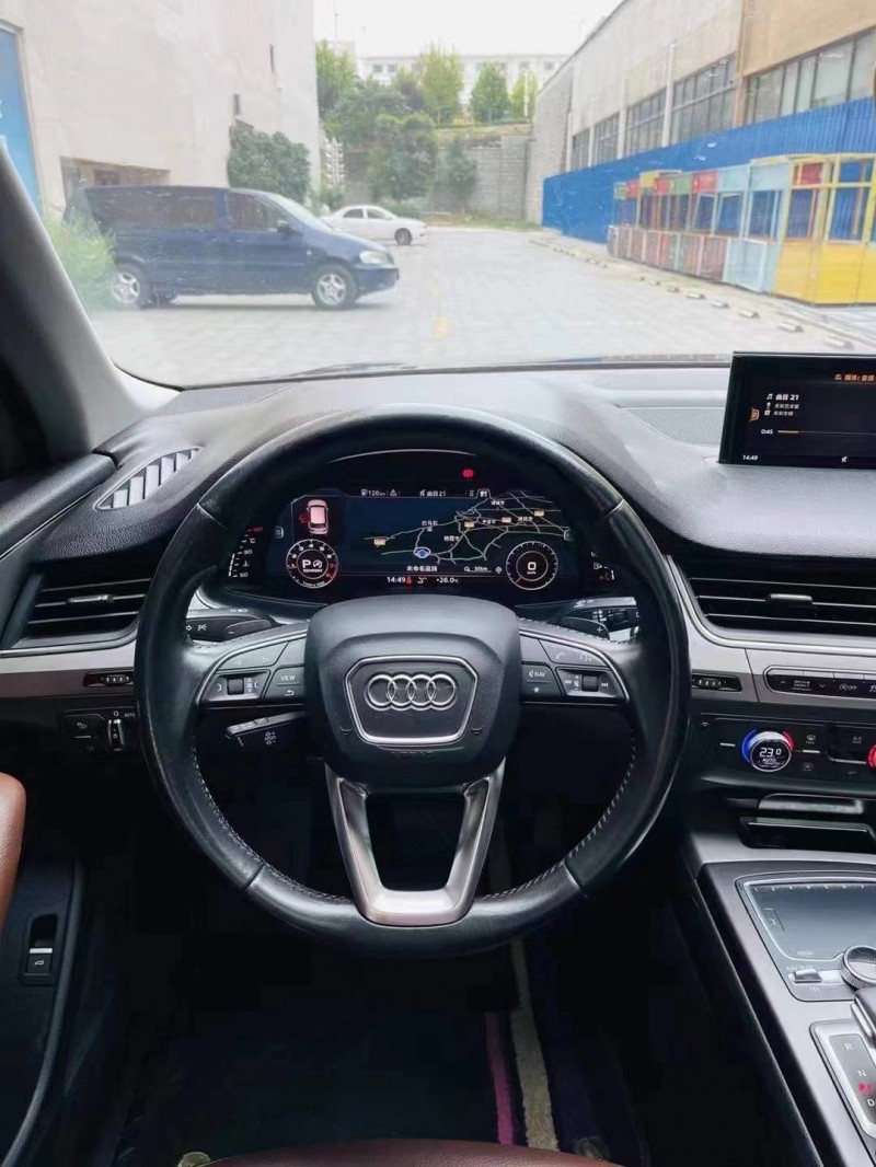 济宁16年奥迪Q76