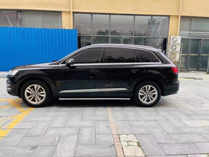 济宁16年奥迪Q77