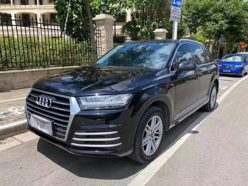 玉林18年奧迪Q71