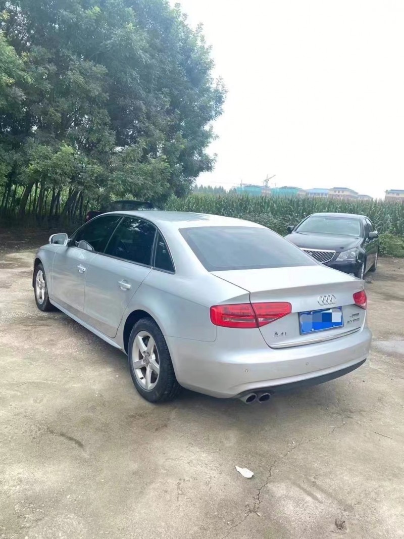 泰安14年奧迪A4L7