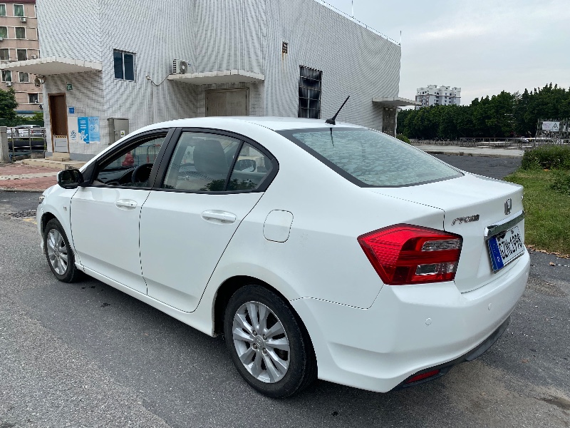 广州12年本田锋范7