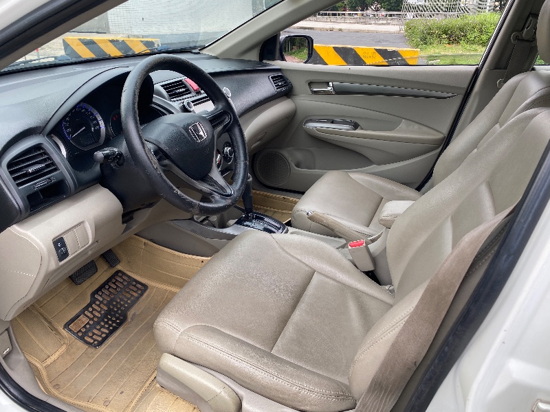 广州12年本田锋范3