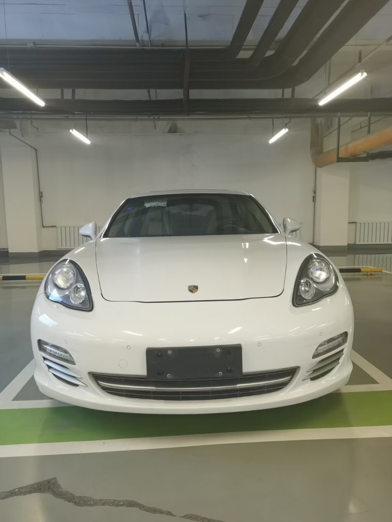 大連13年保時捷帕拉梅拉9