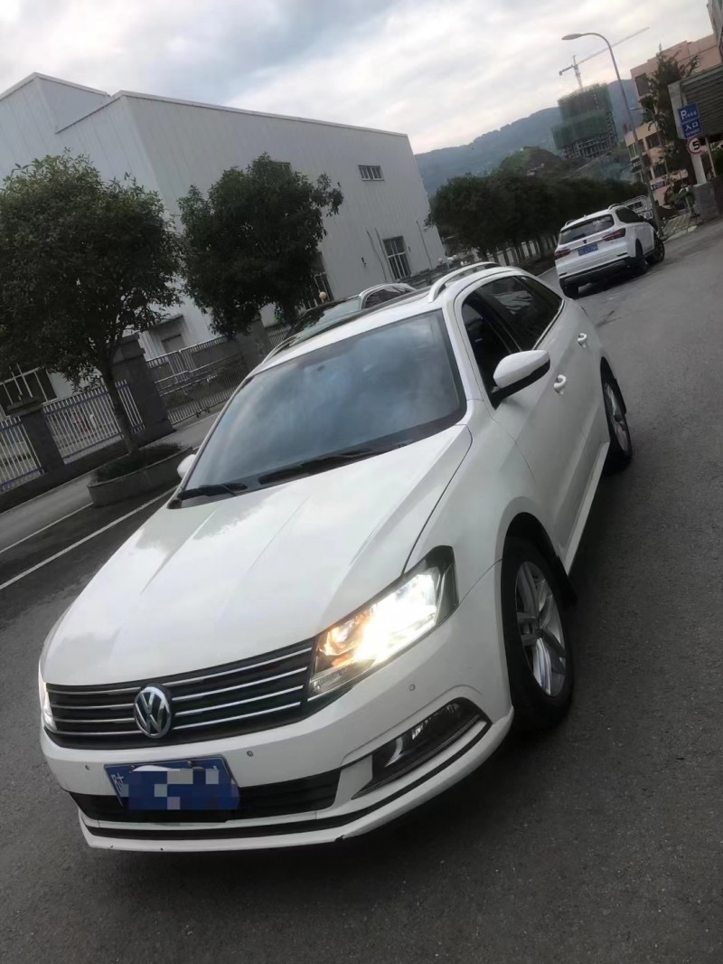 成都15年大众朗行2