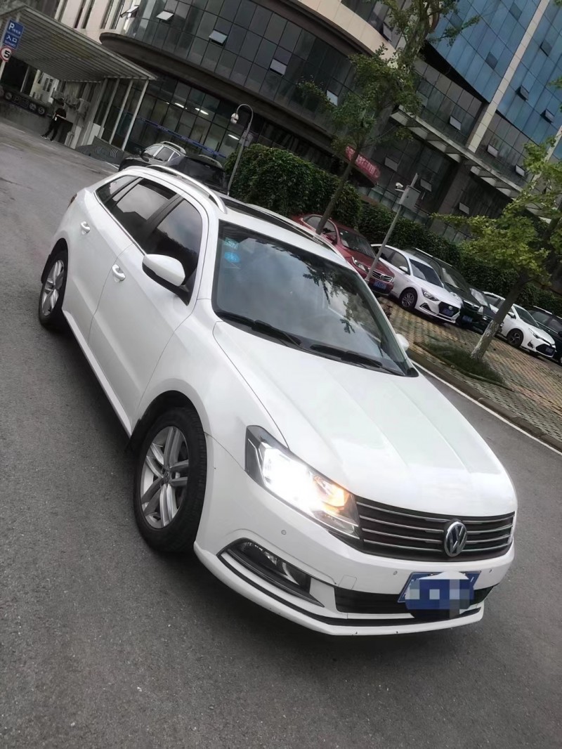 成都15年大众朗行3