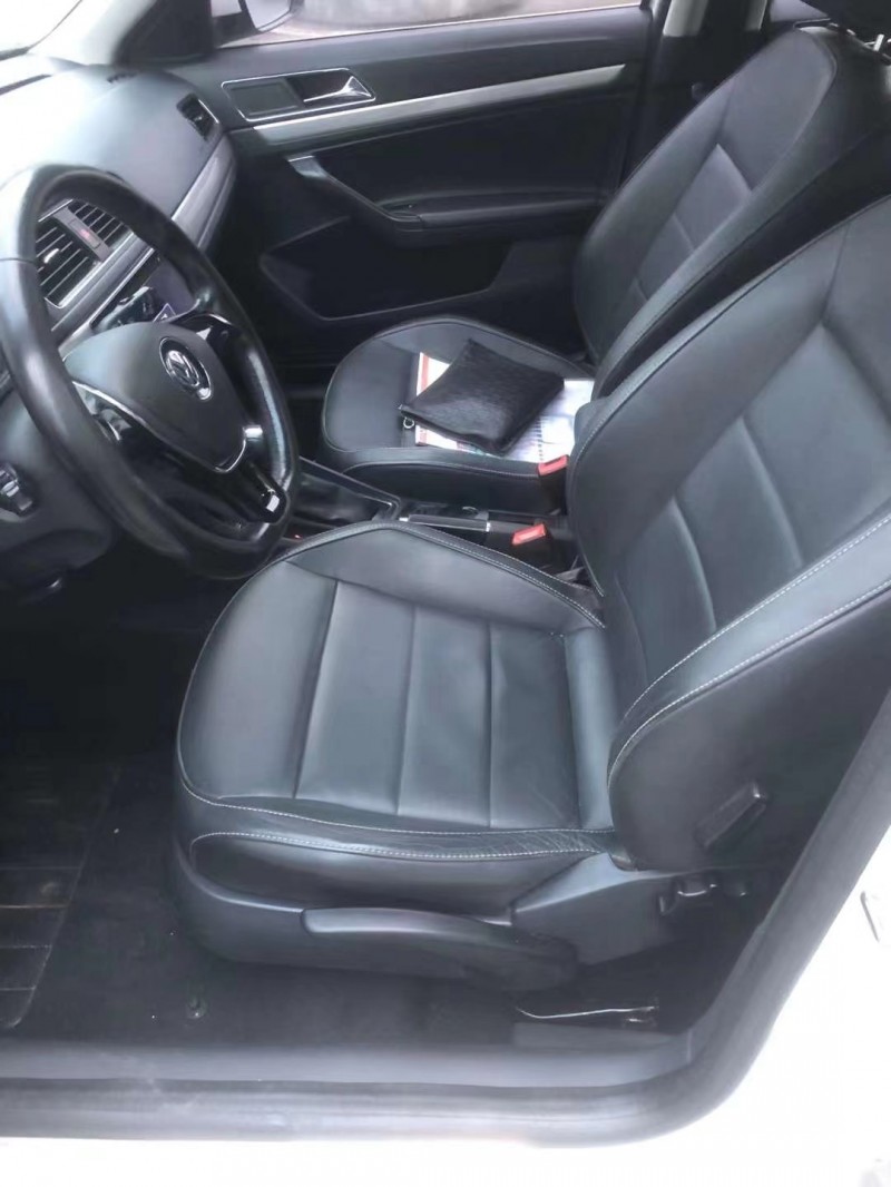 成都15年大众朗行5