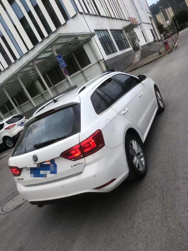 成都15年大众朗行7