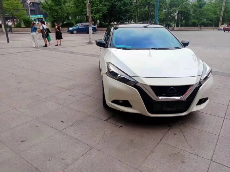 成都17年日产蓝鸟1