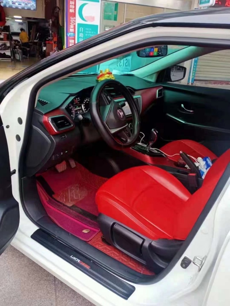 成都17年日产蓝鸟8