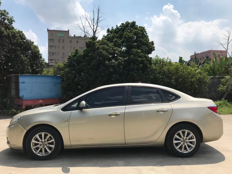 广州11年别克英朗7