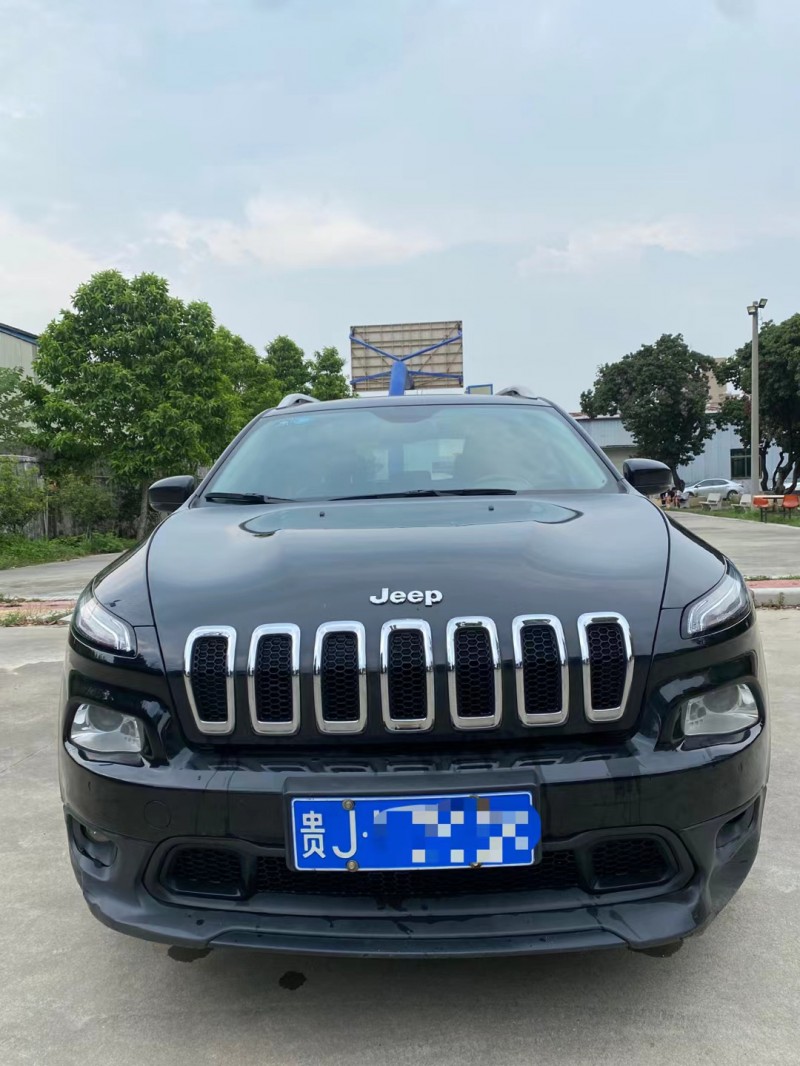 廣州17年Jeep自由光1