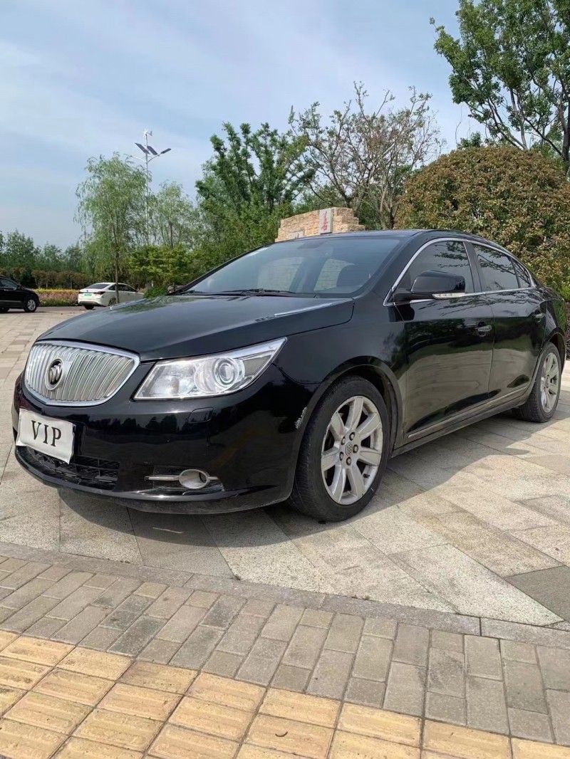 枣庄12年别克君越8