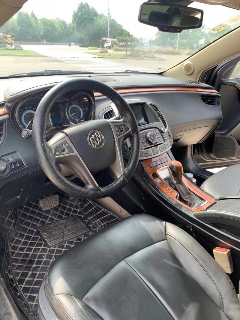 枣庄12年别克君越6