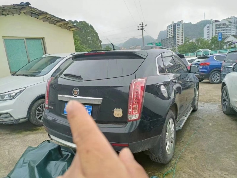 貴陽12年凱迪拉克SRX2
