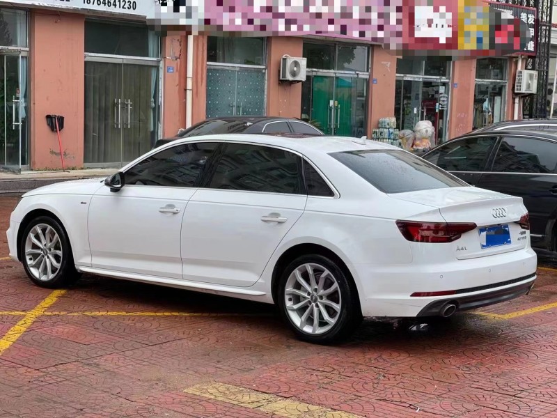 济宁18年奥迪A4L1