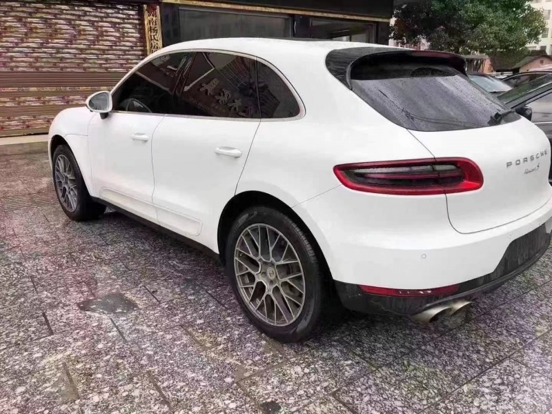常德16年保時捷Macan3