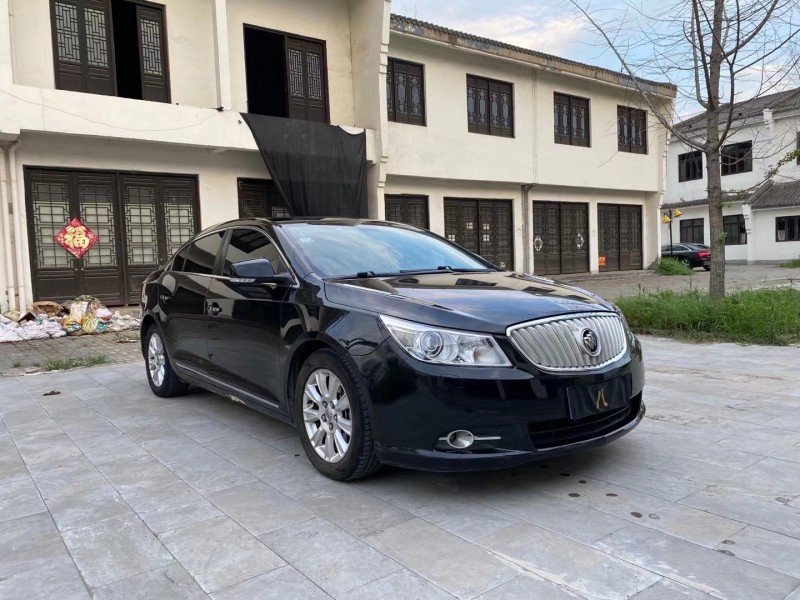 徐州12年别克君越7