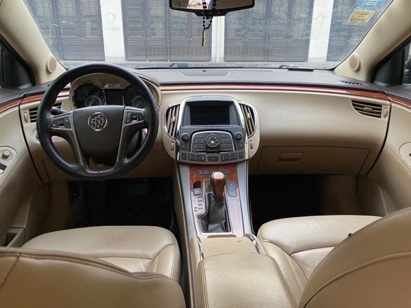 徐州12年别克君越5