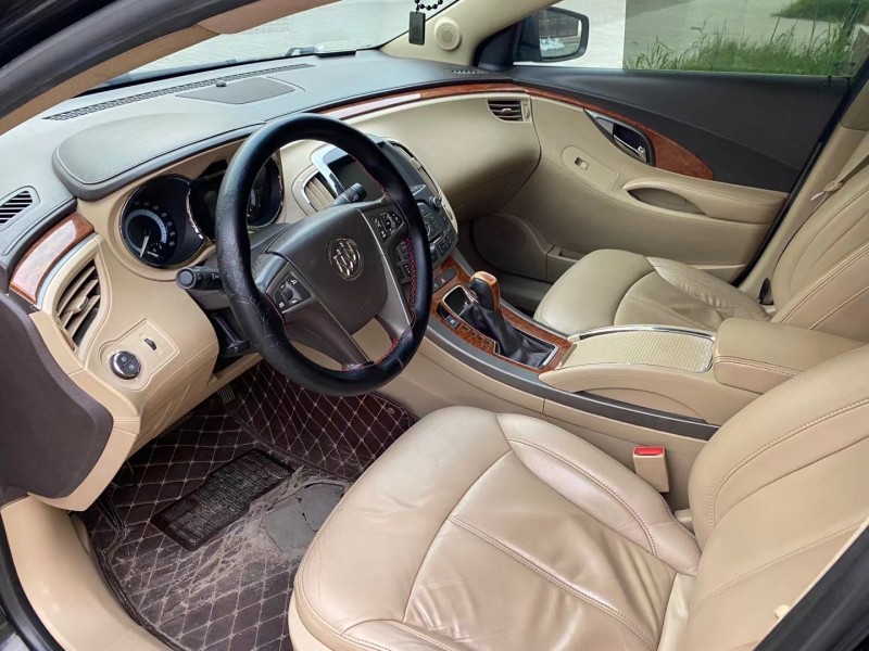 徐州12年别克君越4