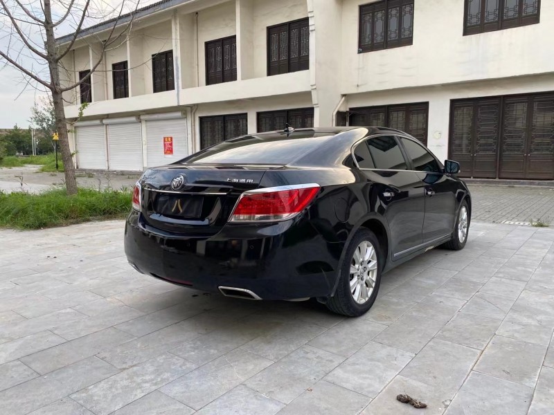 徐州12年别克君越2