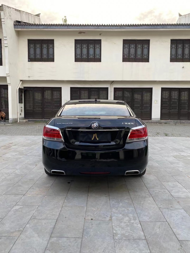 徐州12年别克君越9