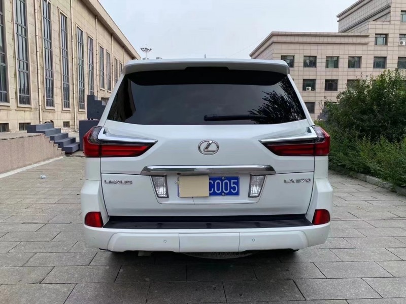 唐山16年雷克薩斯LX4