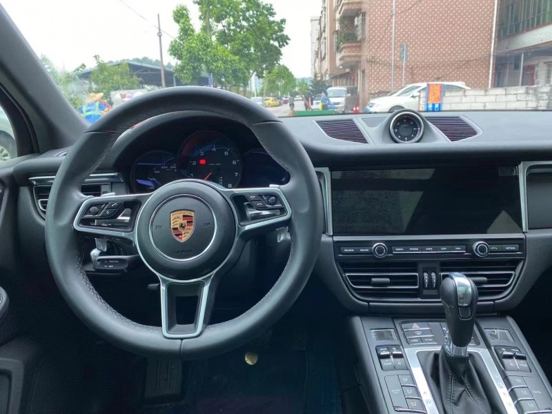 广州20年保时捷Macan9