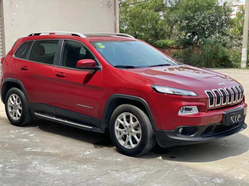 泉州17年Jeep自由光6