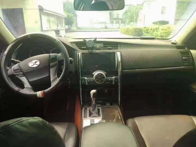 邵阳17年丰田锐志3