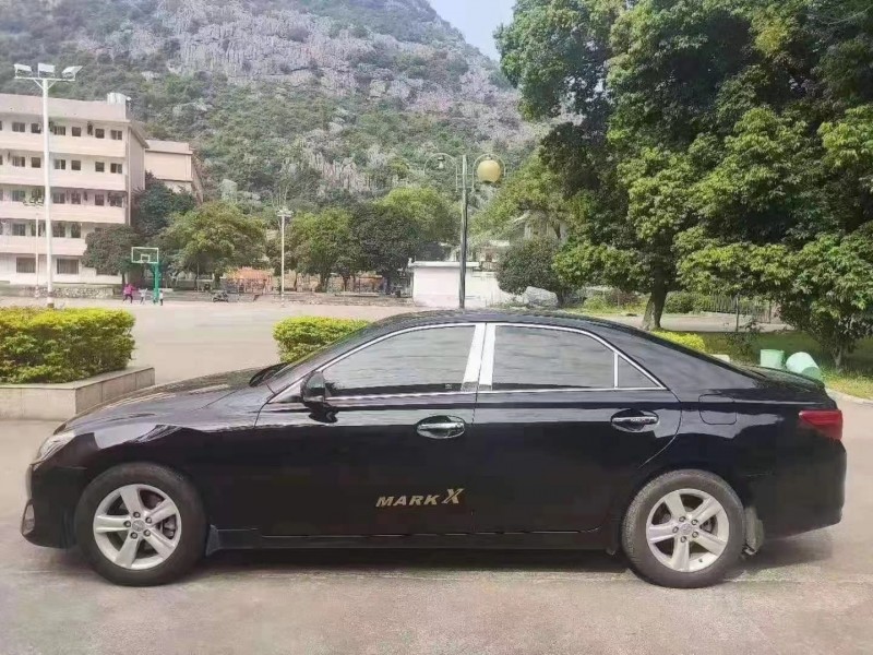 邵阳17年丰田锐志1