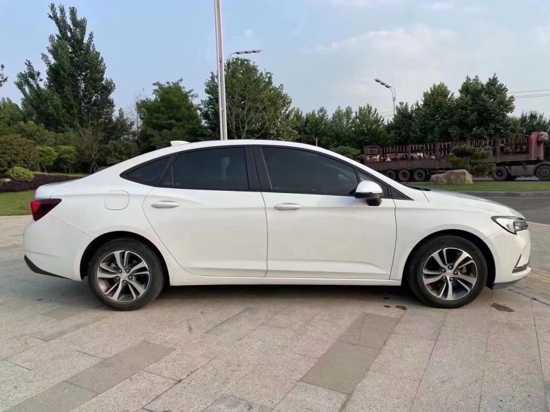 枣庄20年别克威朗7