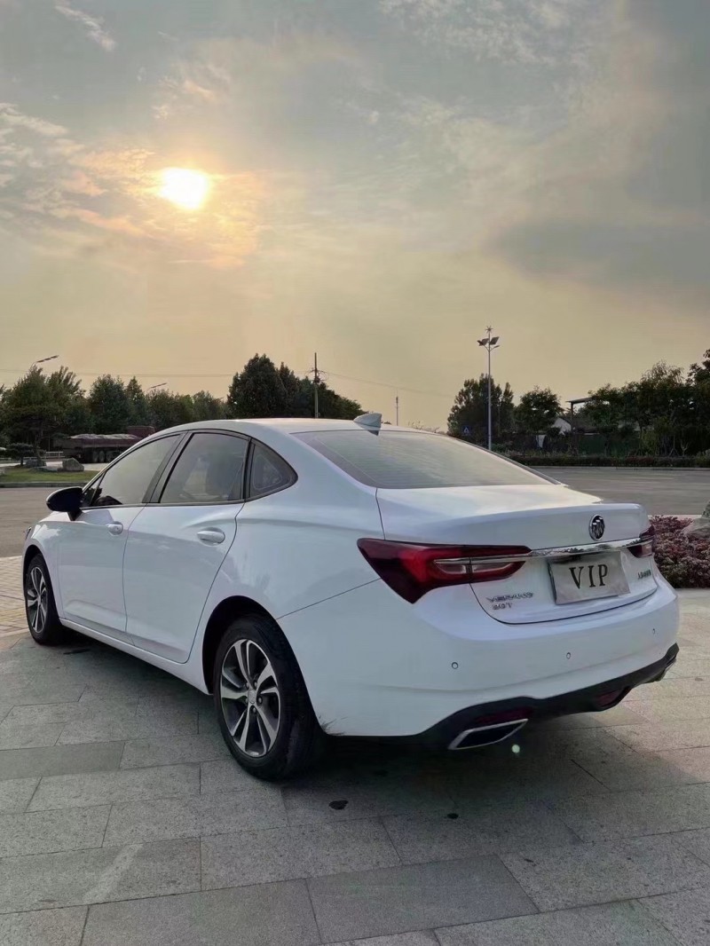 枣庄20年别克威朗8