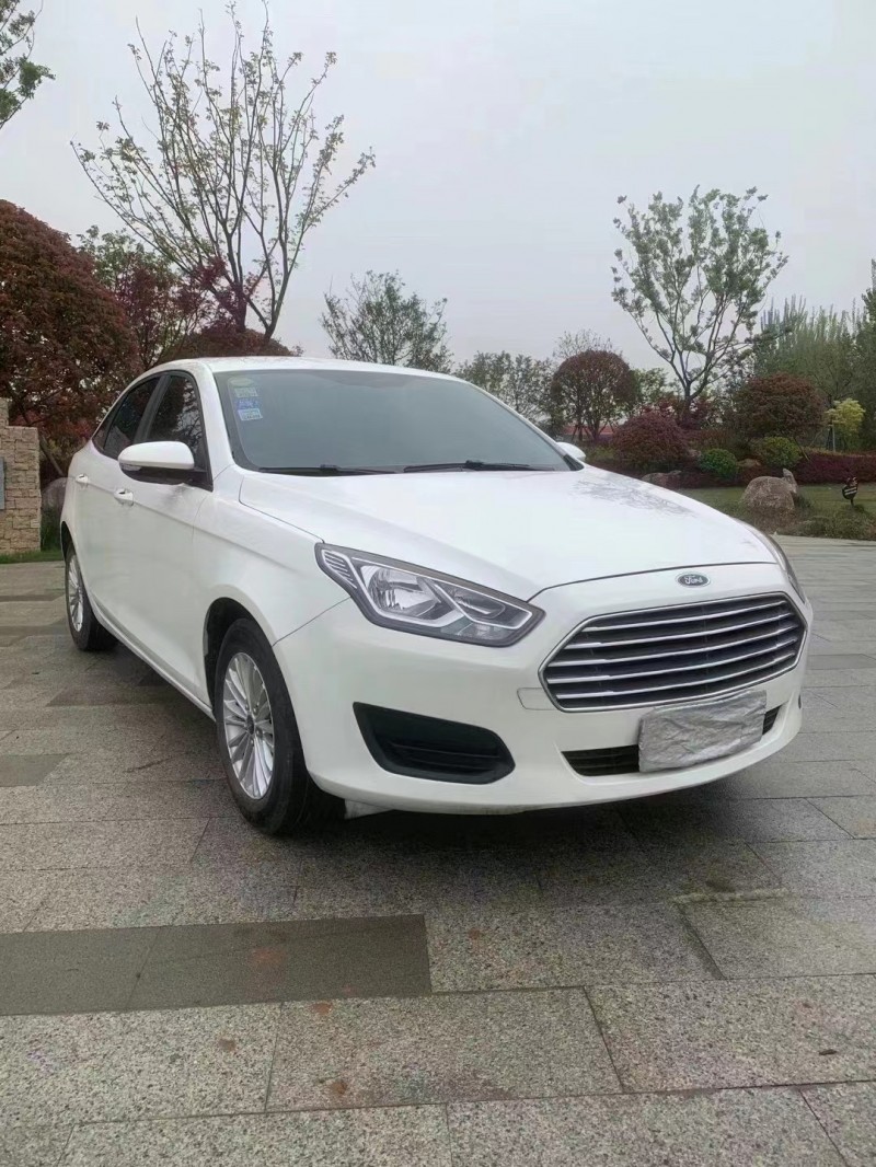 枣庄18年福特福睿斯3