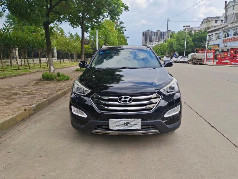 武汉13年现代全新胜达1