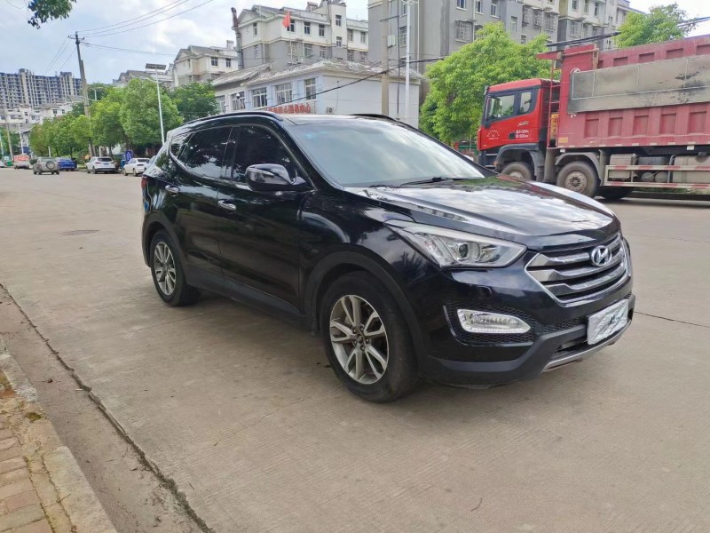 武汉13年现代全新胜达2