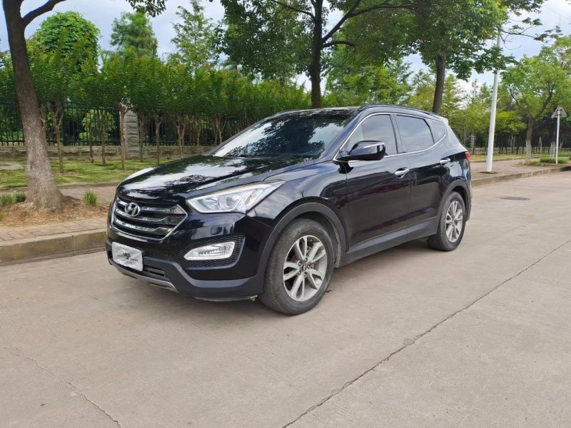 武汉13年现代全新胜达3