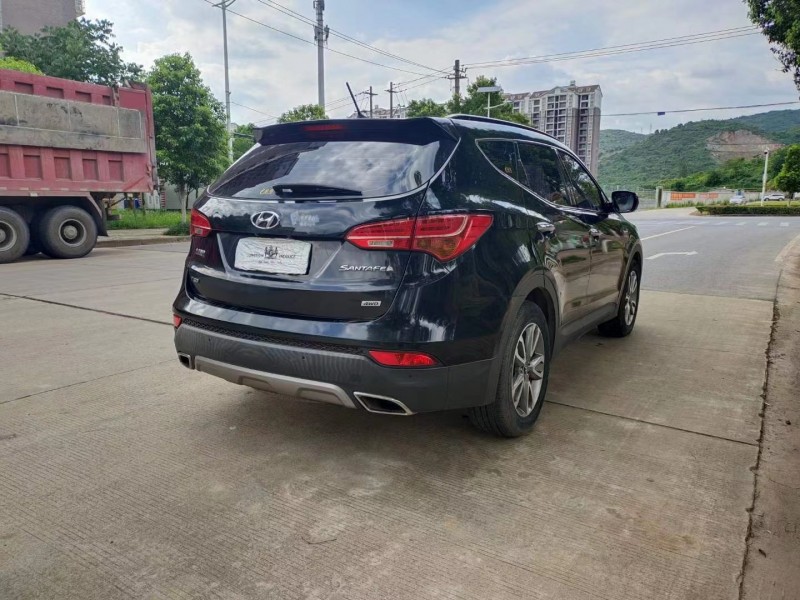 武汉13年现代全新胜达7