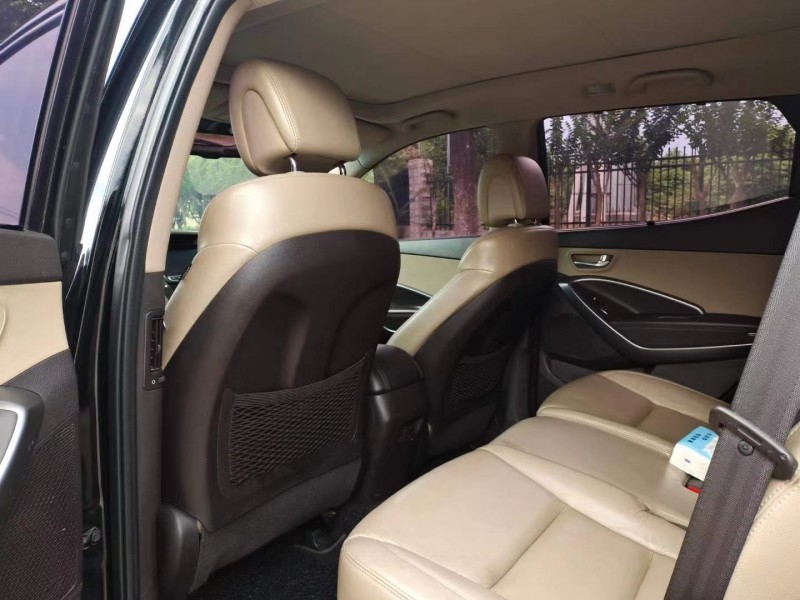 武汉13年现代全新胜达6