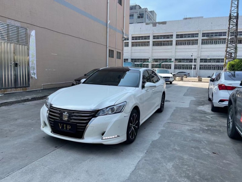 东莞18年丰田皇冠2