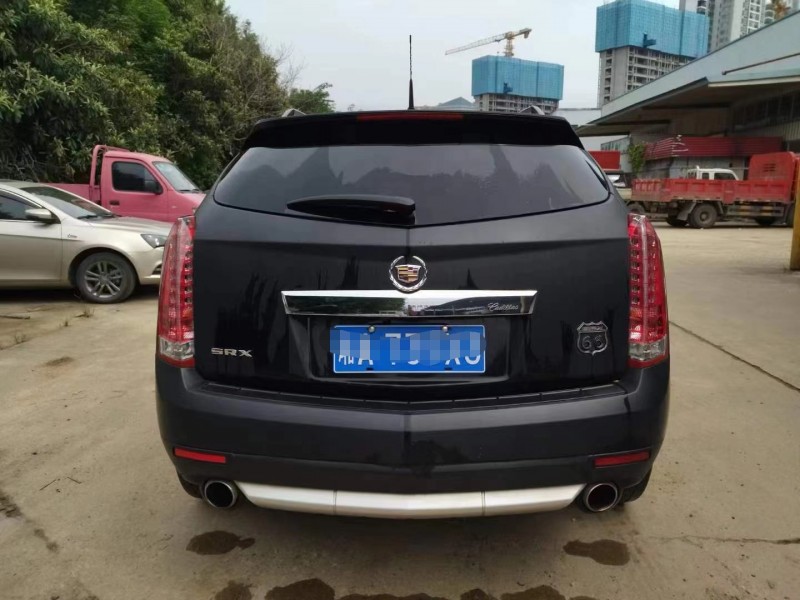 武汉13年凯迪拉克SRX7