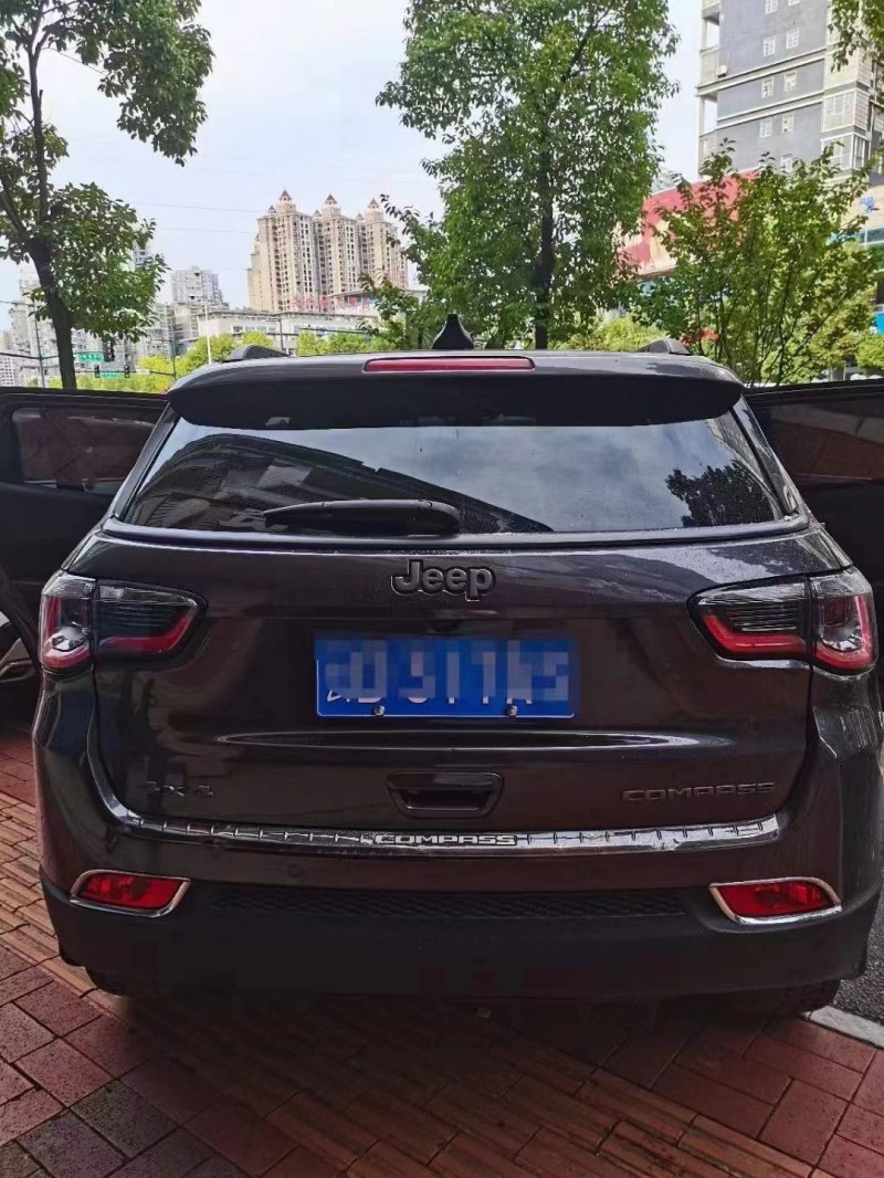 邵陽17年Jeep指南者6
