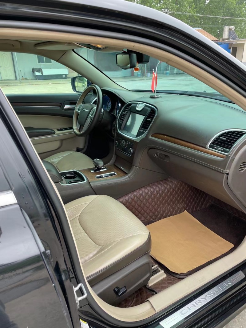 徐州15年克莱斯勒300C7