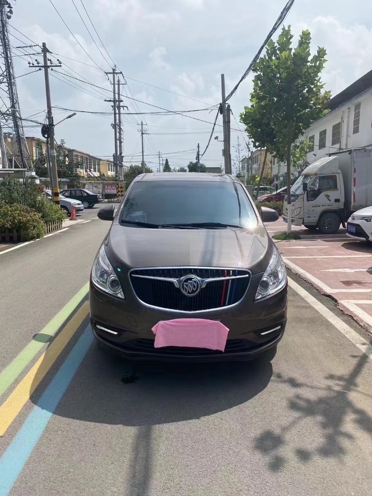 济宁19年别克GL81