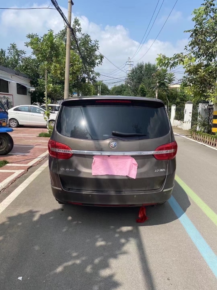 济宁19年别克GL84