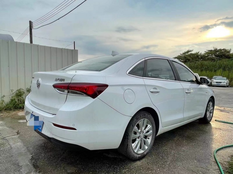 广州17年别克英朗5