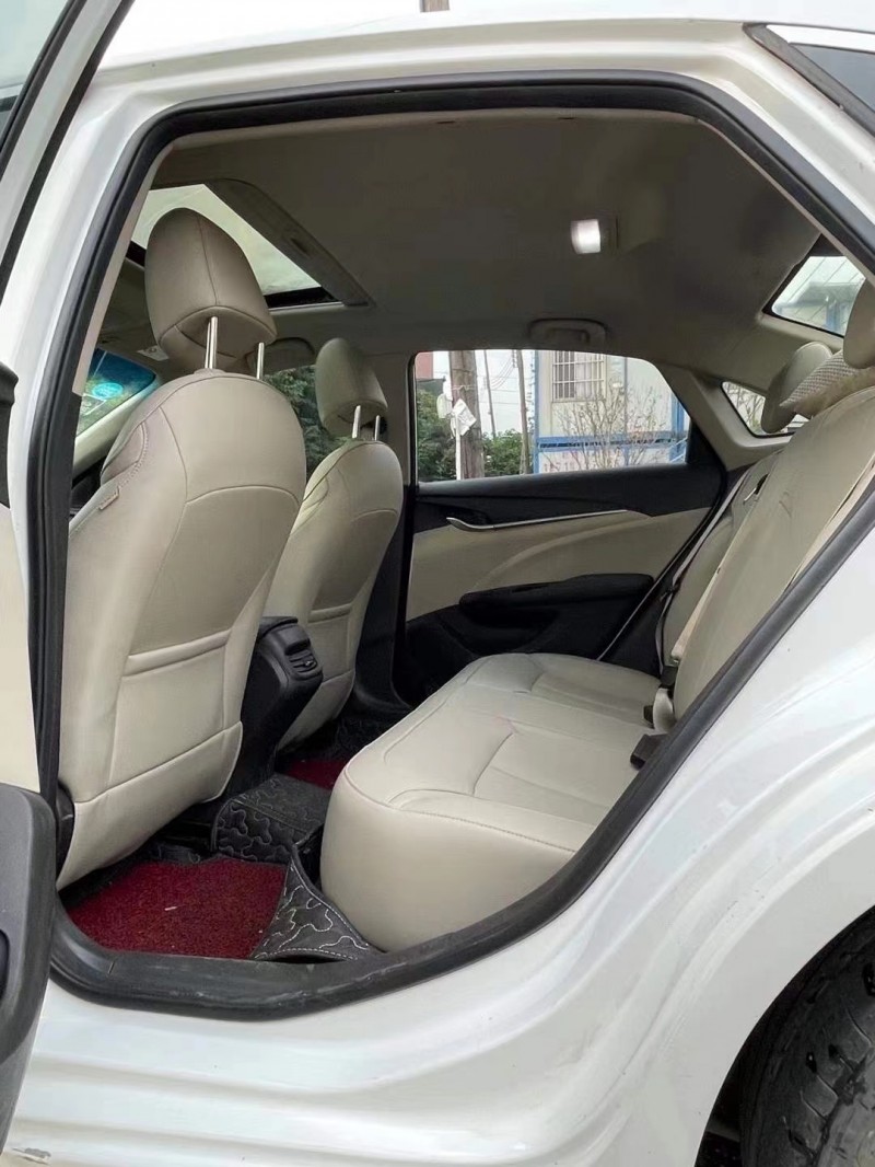 广州17年别克英朗9