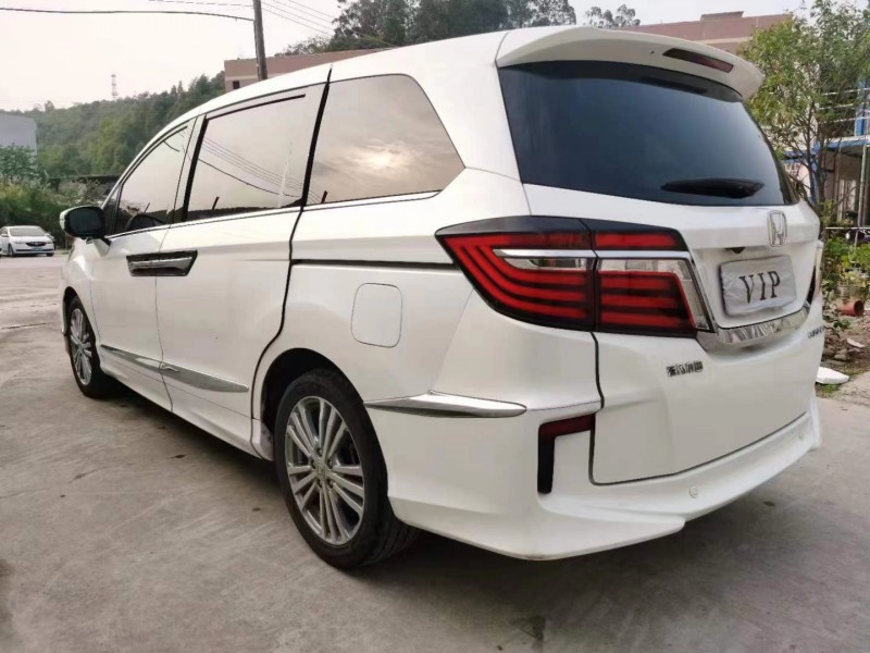 广州17年本田艾力绅4